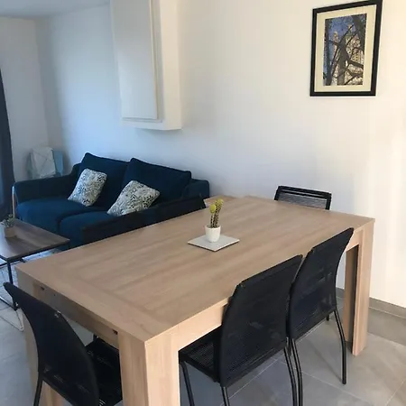 La maison d’à côté Сasa de vacaciones Troyes